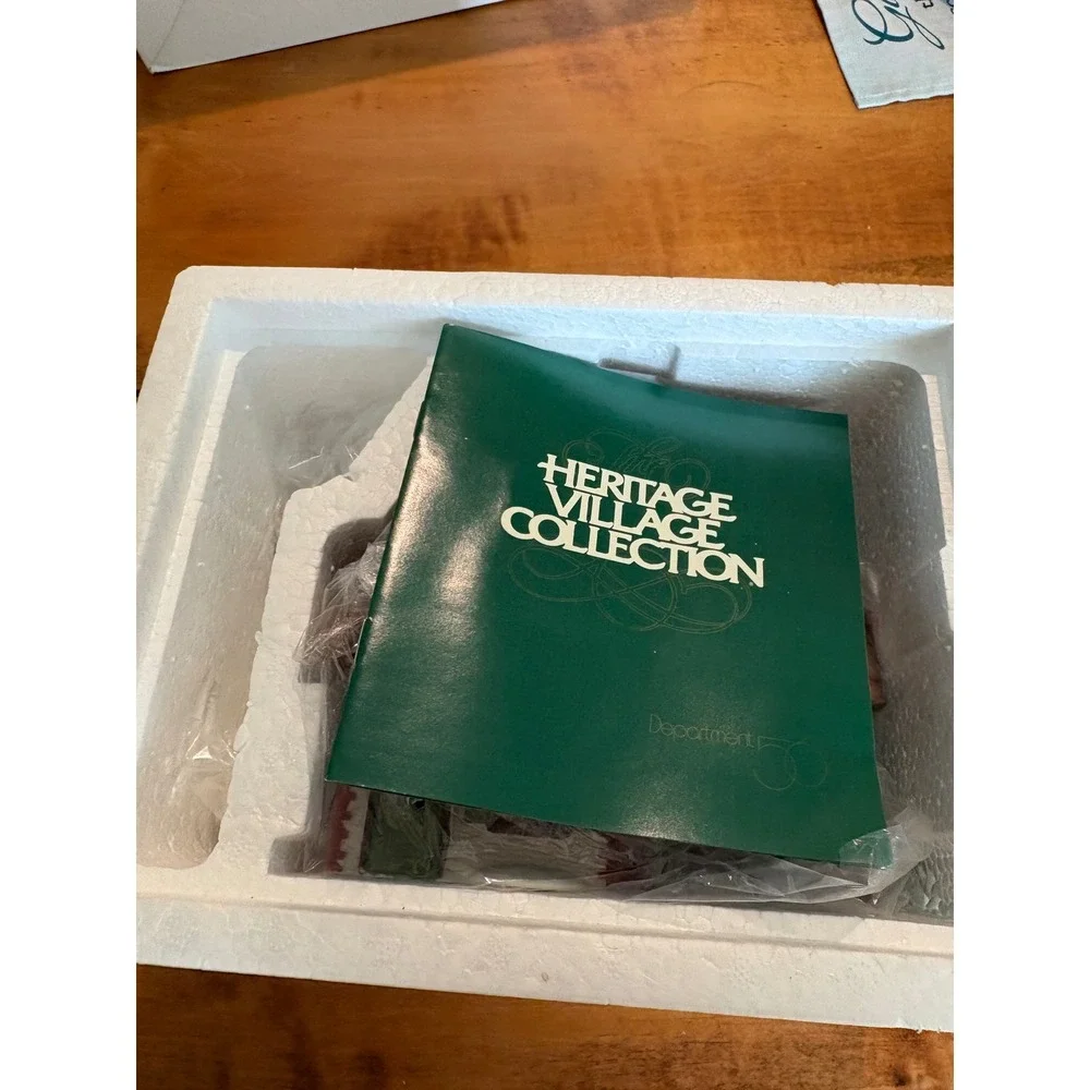 Dept 56 Dickens Village Cobb Cottage OS House Multicolor Porcelain 5824-6
